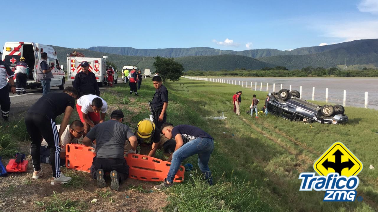 Accidente Cobra La Vida De Una Mujer En La Autopista Gdl Col Tráfico Zmg 3828