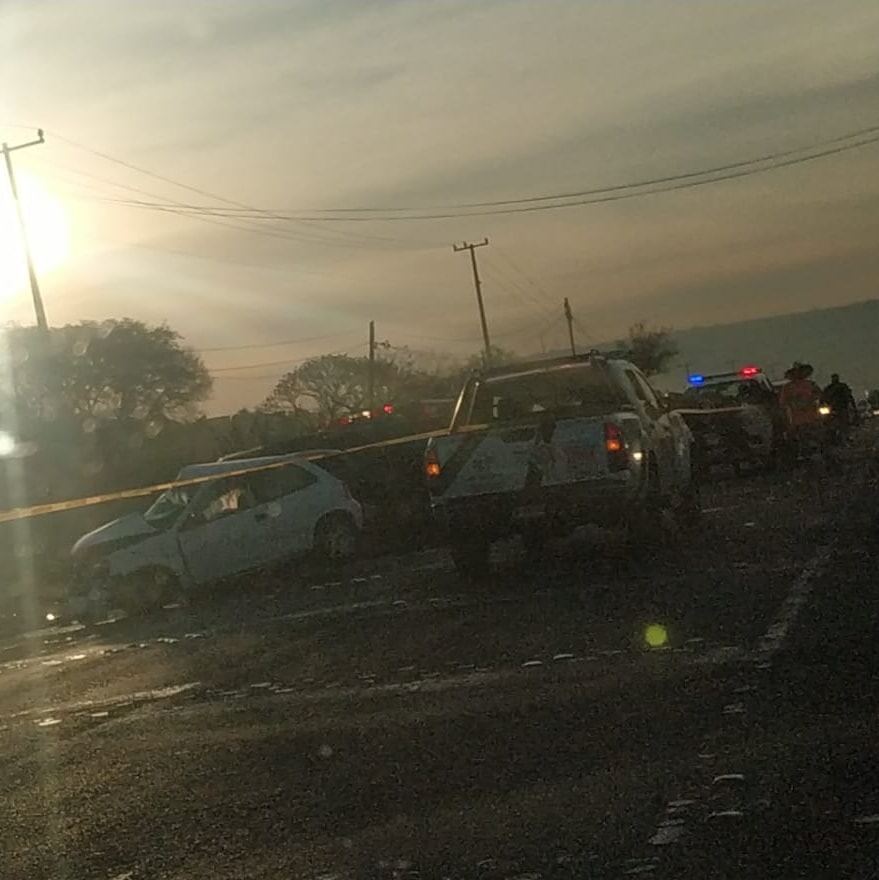 Un muerto y tres lesionados dejó un choque en carretera a Tototlán