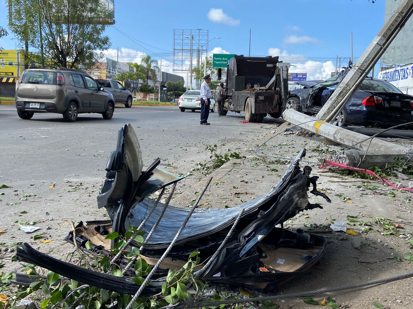 BMW chocó en López Mateos y Periférico; hay un muerto